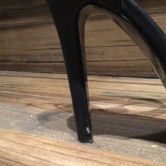 Call it Spring Black Pointed Toe Heels Size 6 - Picture 5 of 8